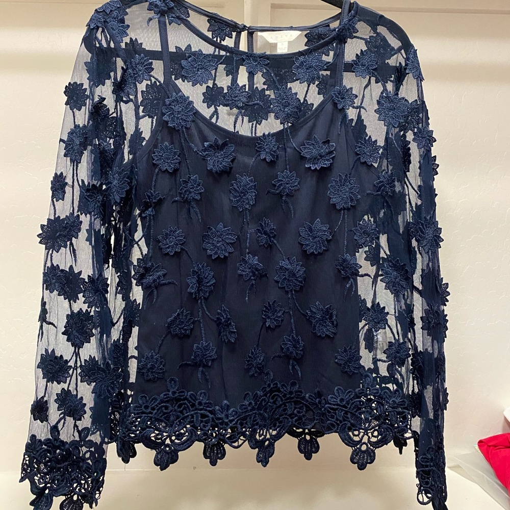 NWOT large Adiva lace top